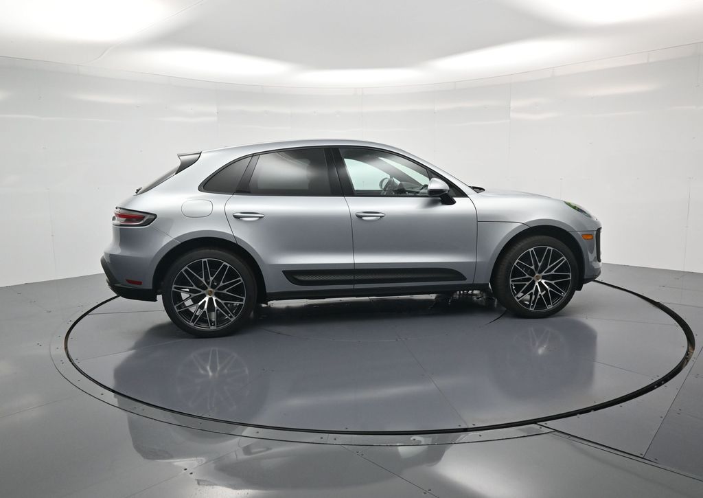 2025 Porsche Macan Base - Photo 33