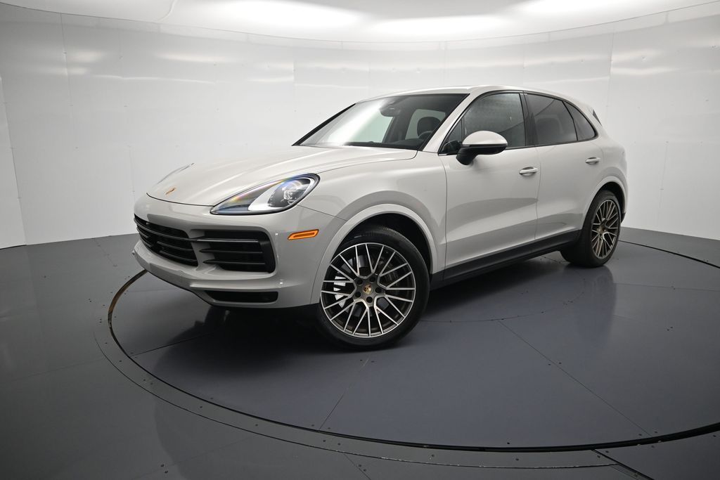 2023 Porsche Cayenne Platinum Edition's photo