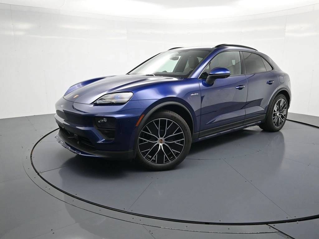 2026 Porsche Macan Base