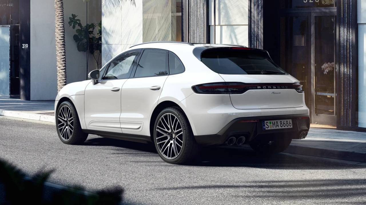 2025 Porsche Macan T photo 3