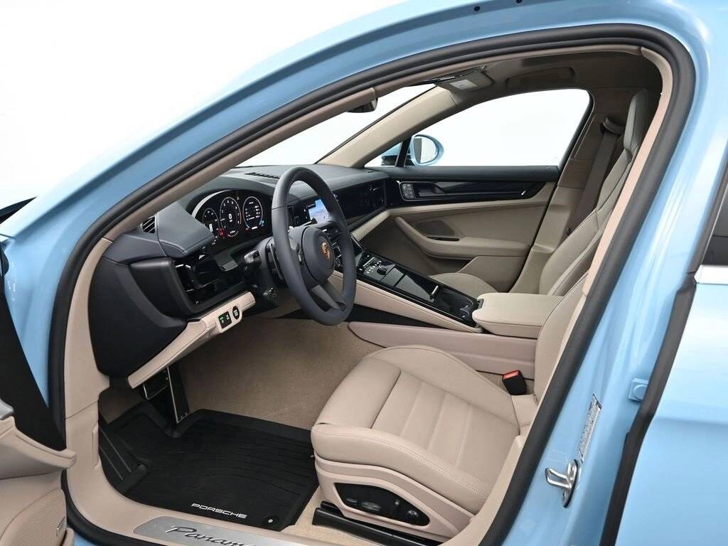 New 2026 Porsche Panamera 4 Hatchback