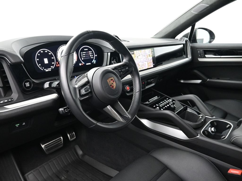 2024 Porsche Cayenne Coupe Turbo GT photo 4
