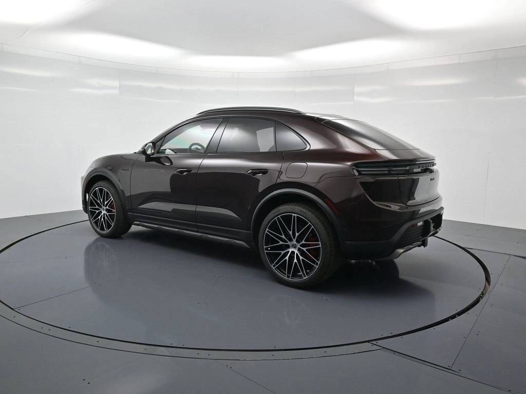 2025 Porsche Macan Electric Turbo photo 3