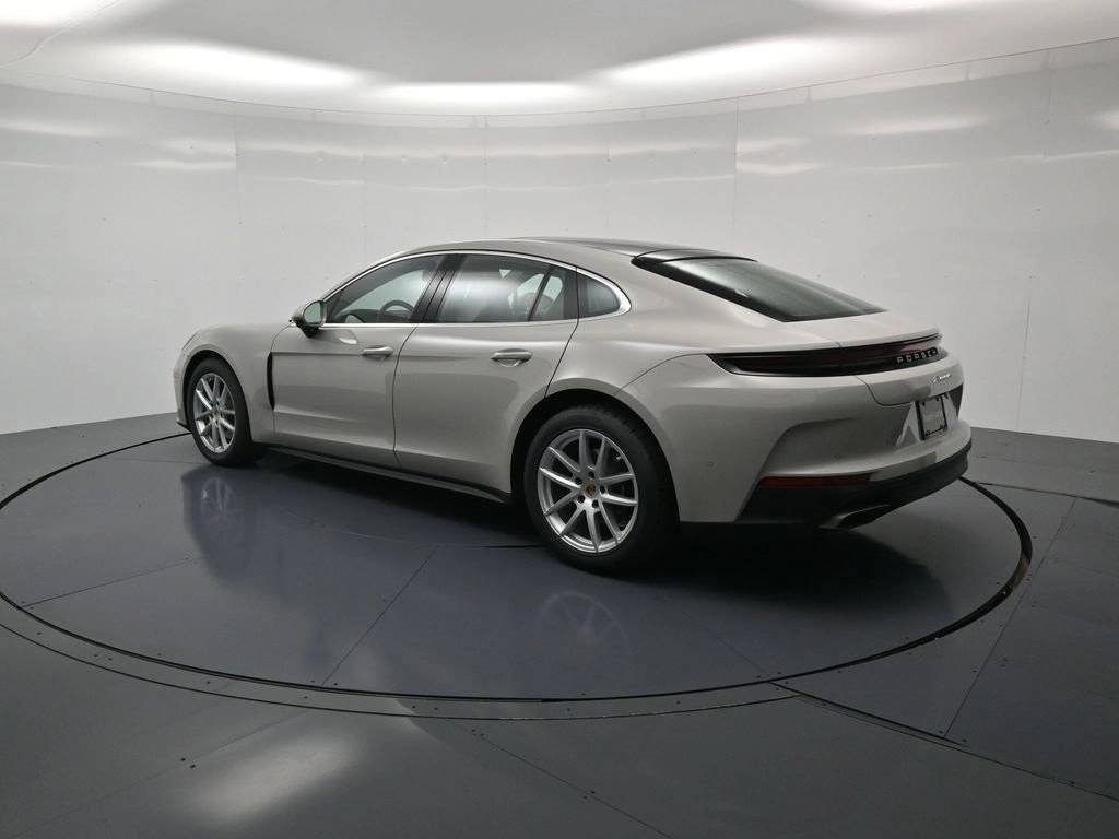 2026 Porsche Panamera 4 photo 3