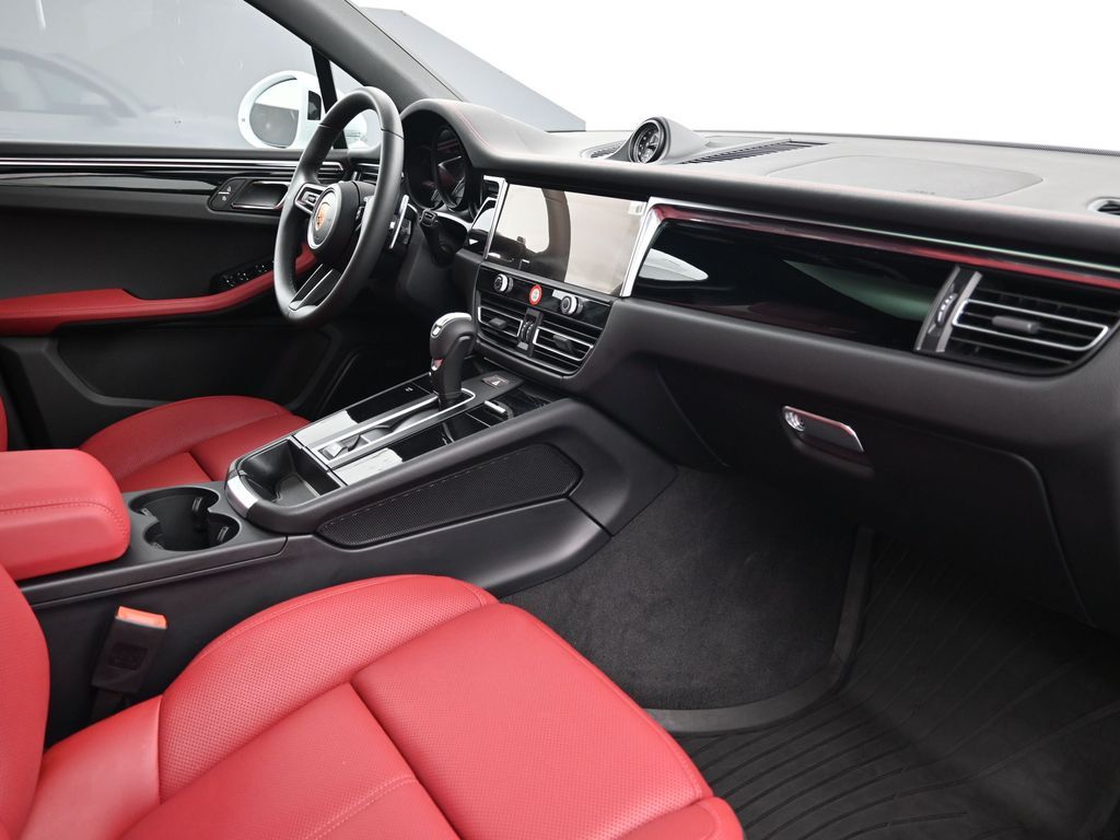 2026 Porsche Macan Base - Photo 14