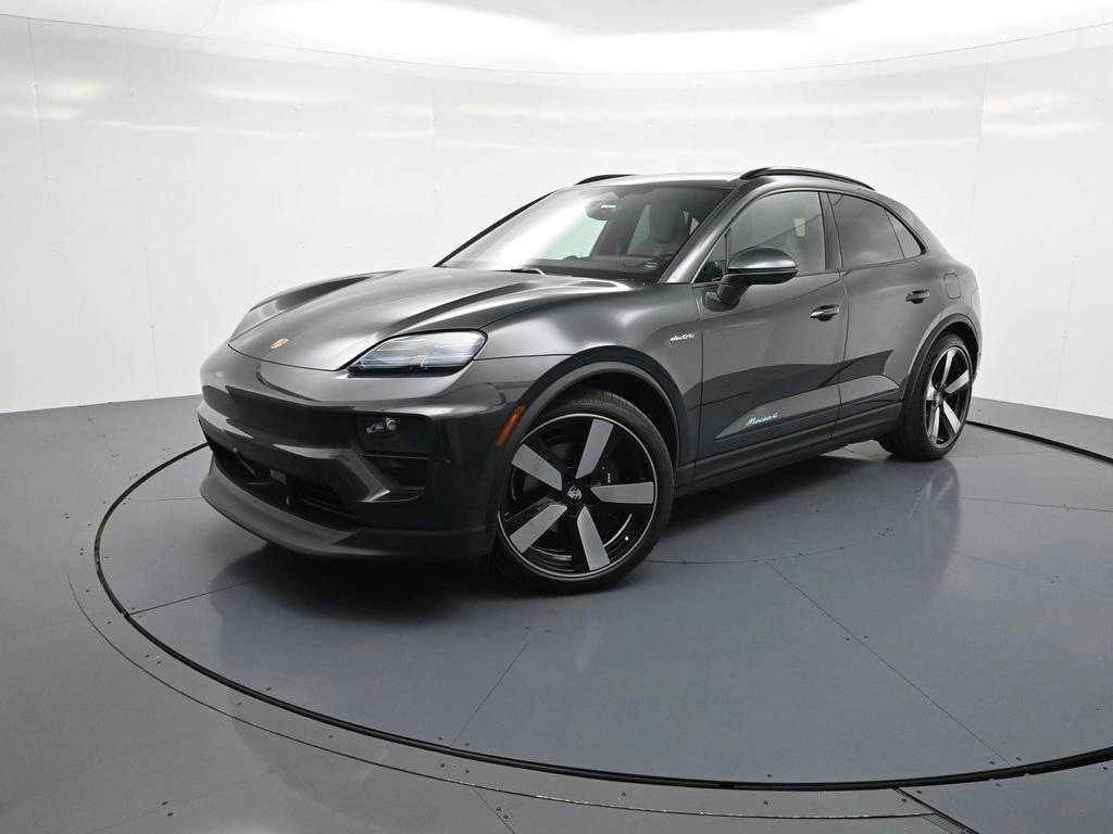 2026 Porsche Macan Base