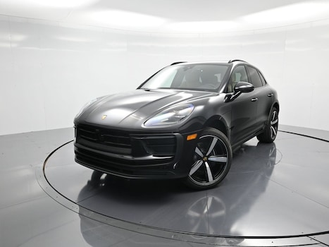 2025 Porsche Macan SUV