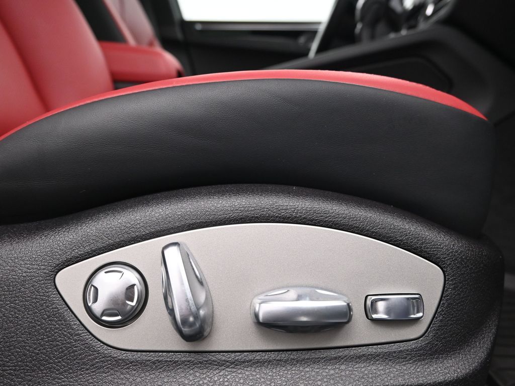 2026 Porsche Macan Base - Photo 15