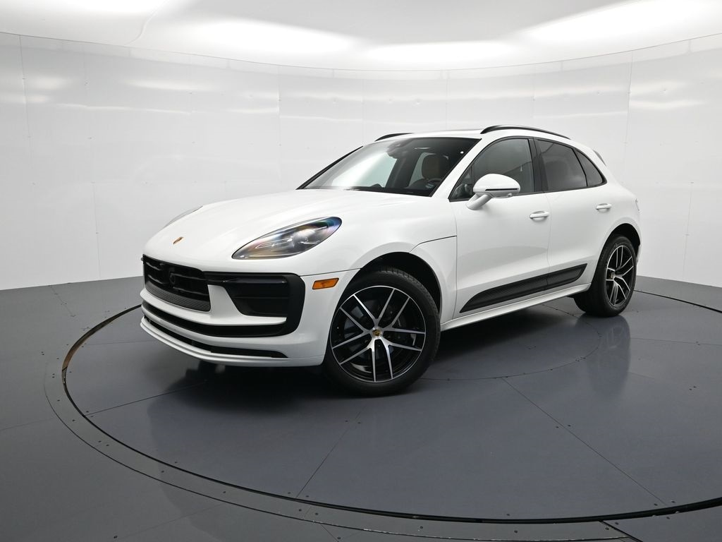 2026 Porsche Macan Base
