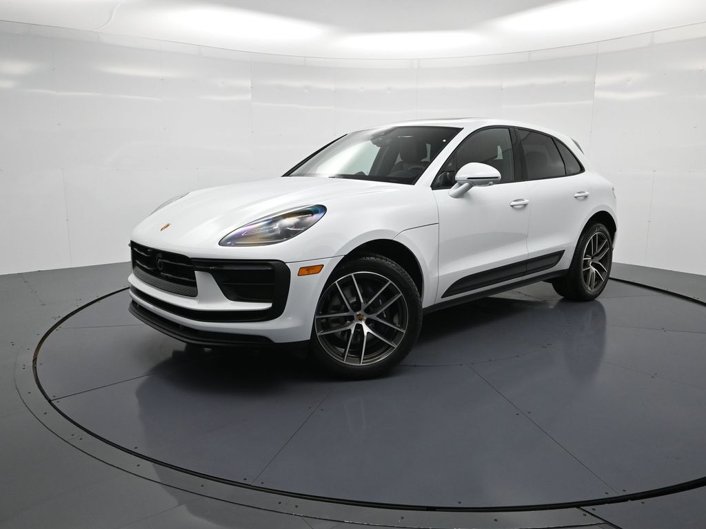 2026 Porsche Macan Base