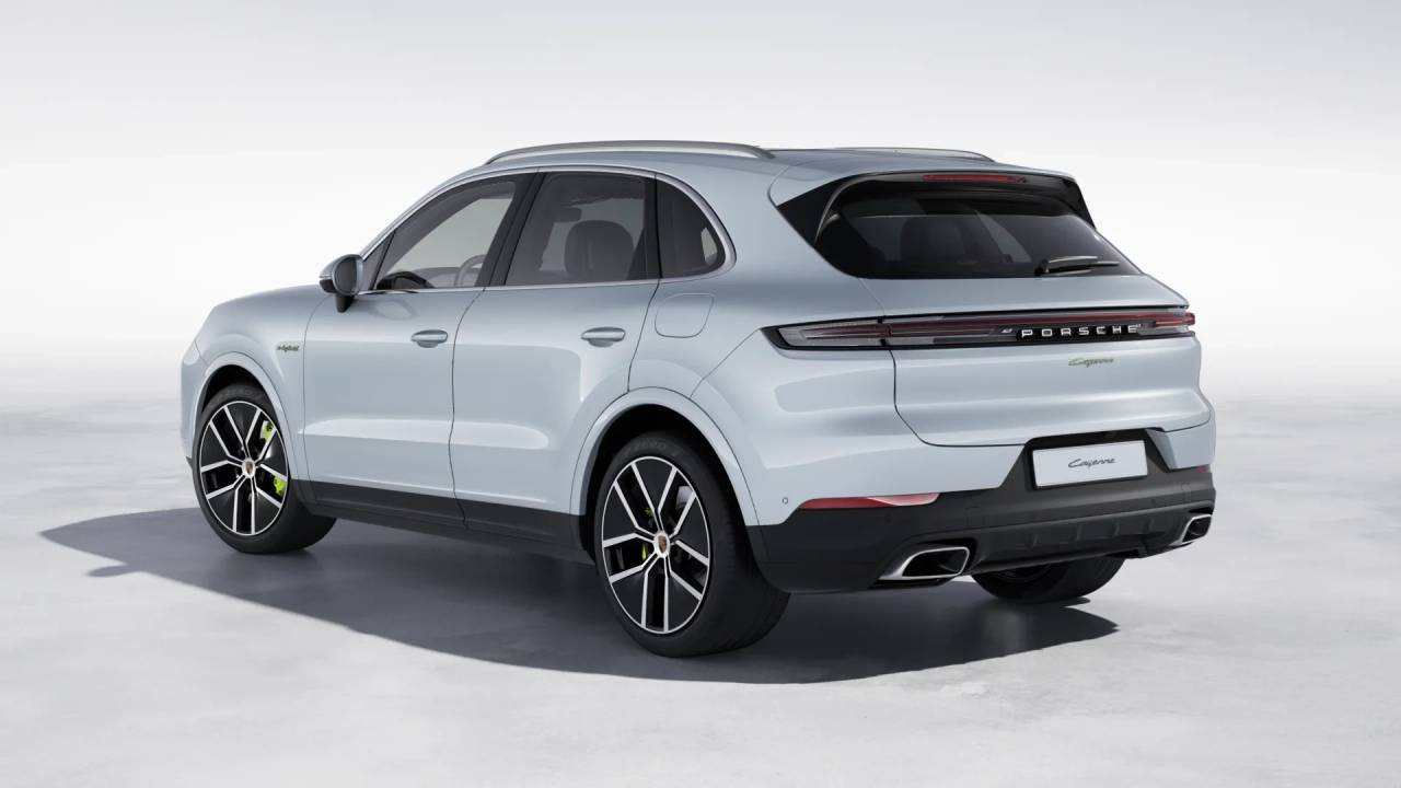 2026 Porsche Cayenne E-Hybrid photo 3