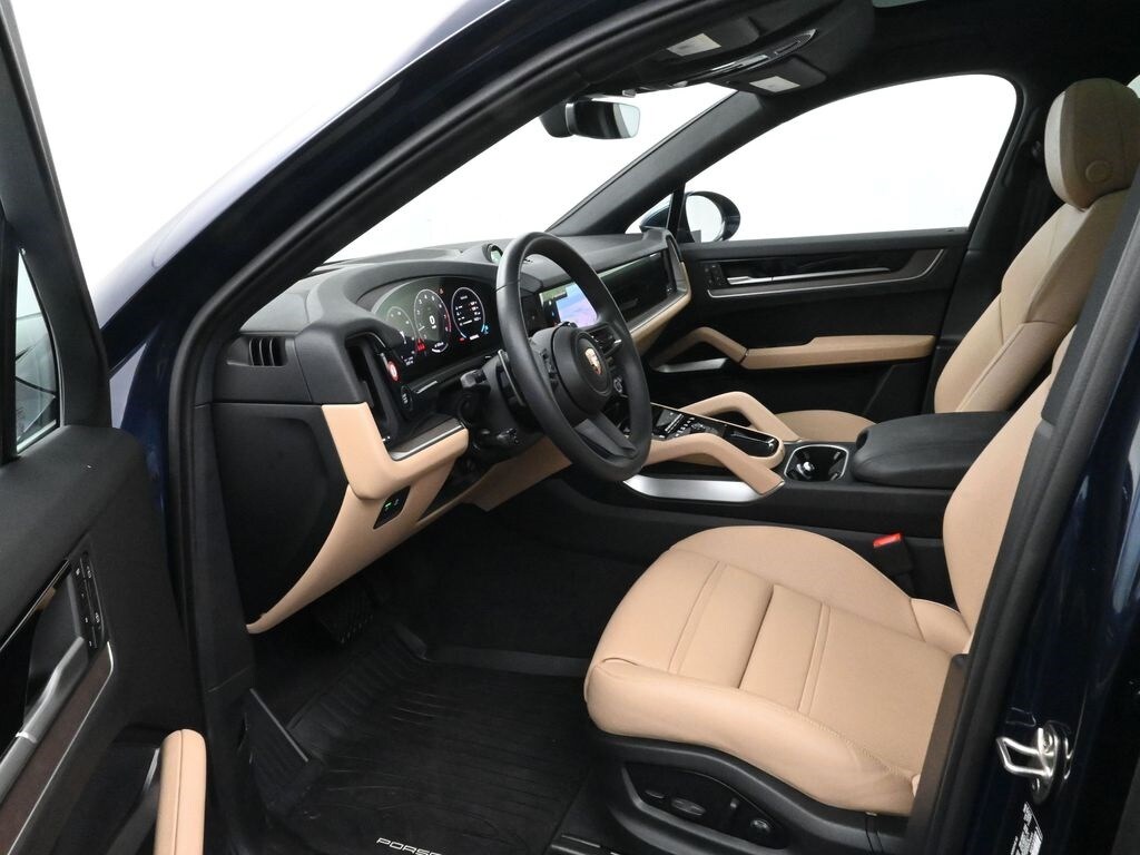 2025 Porsche Cayenne Coupe photo 4