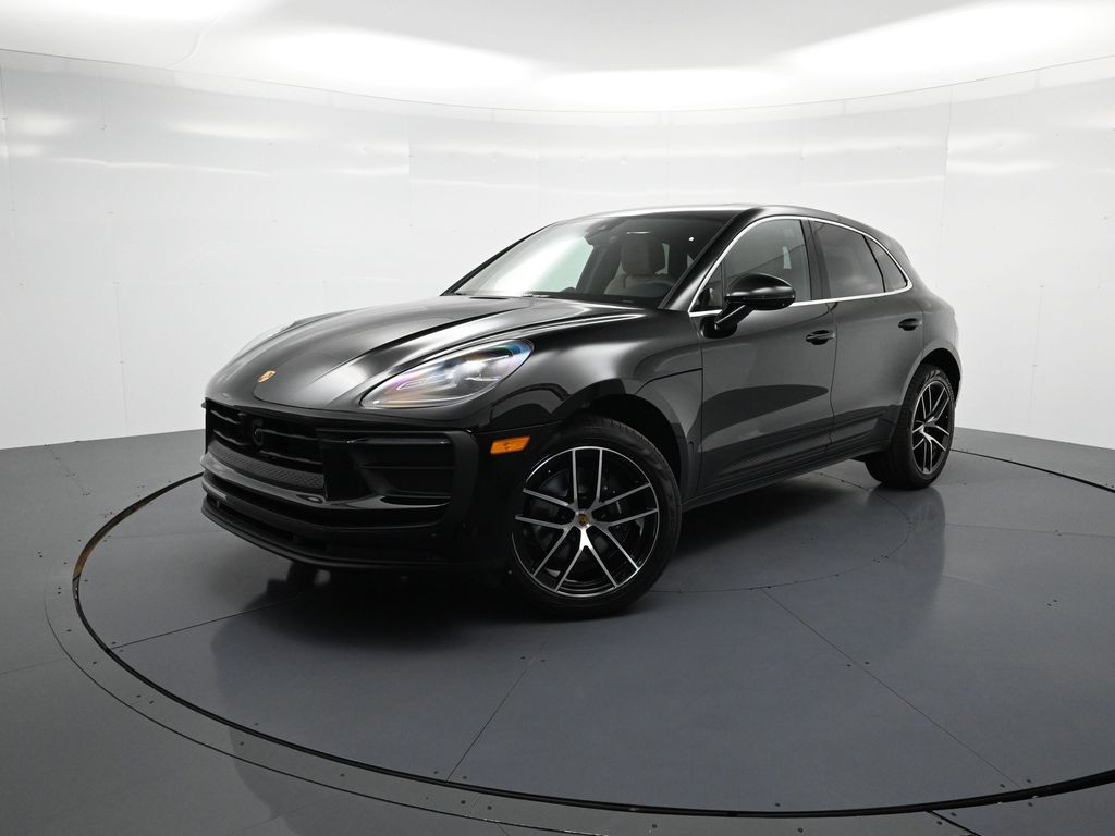 2026 Porsche Macan Base
