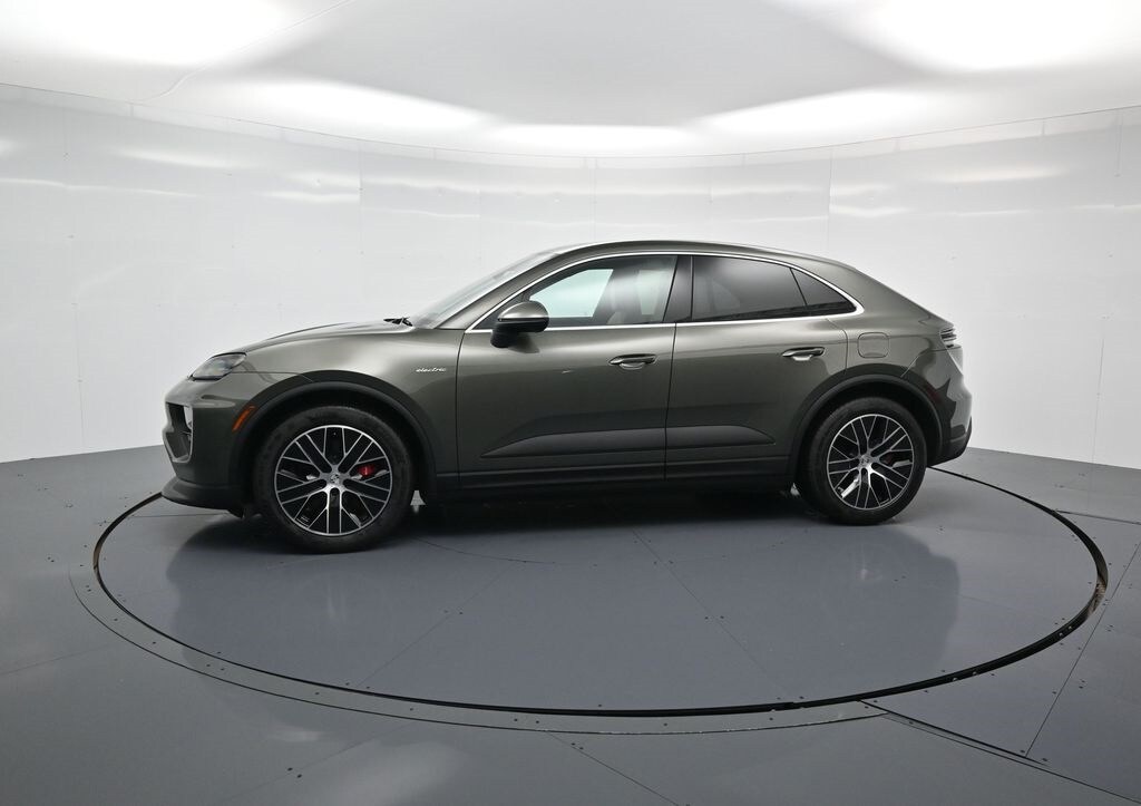 2025 Porsche Macan Electric photo 2