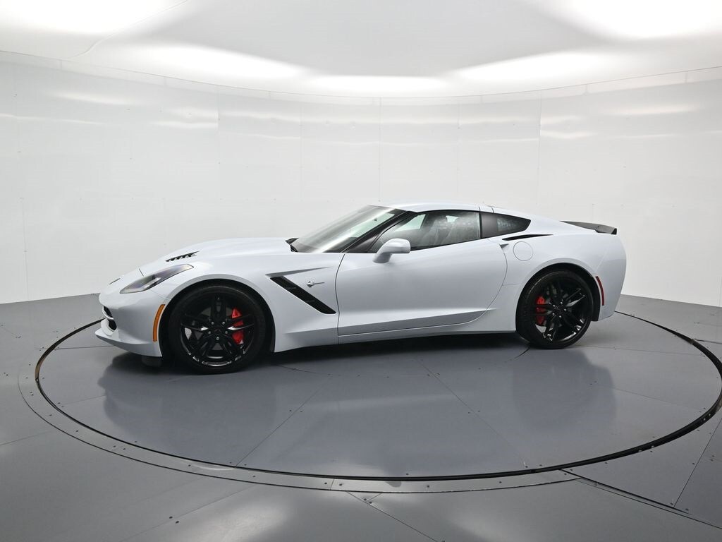 2019 Chevrolet Corvette Stingray 1LT photo 2