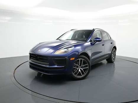 2025 Porsche Macan SUV