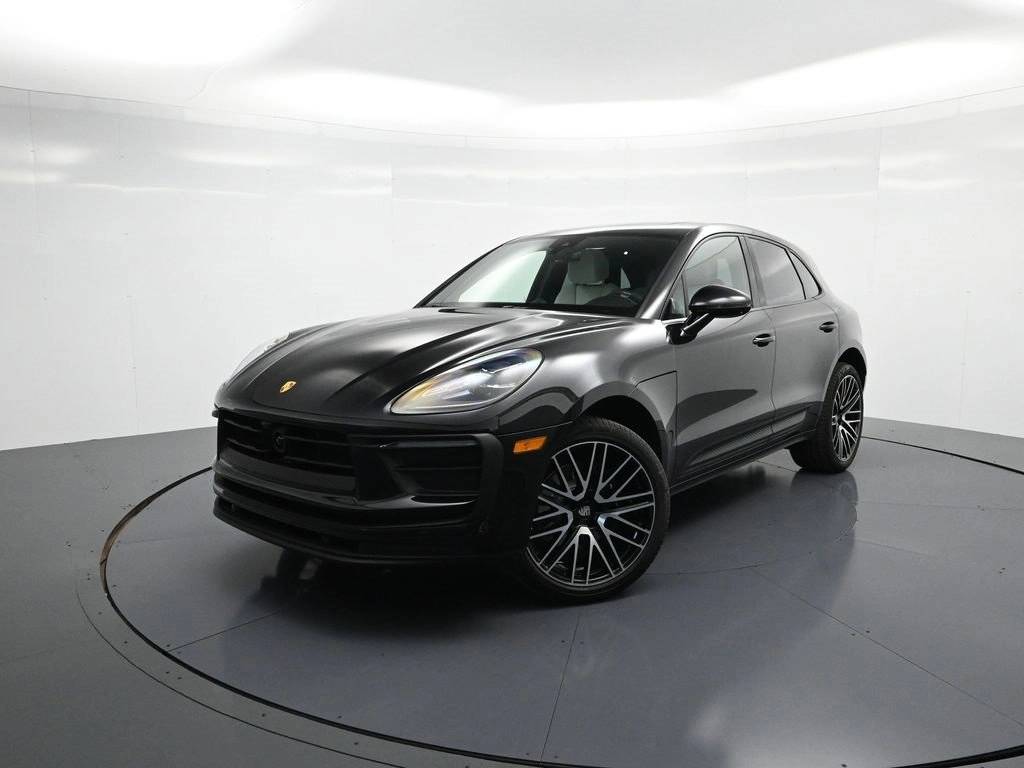 2025 Porsche Macan