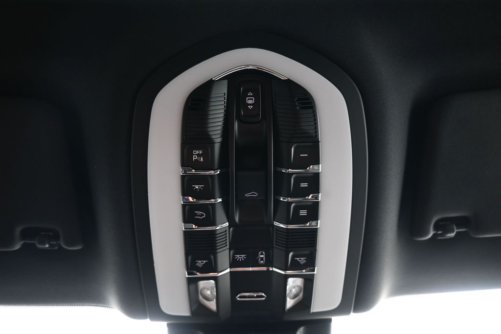 2026 Porsche Macan S - Photo 28