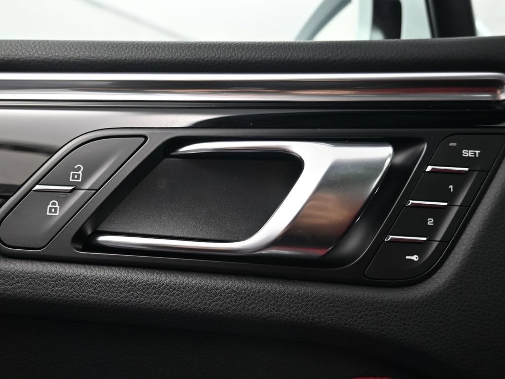 2026 Porsche Macan Base - Photo 18