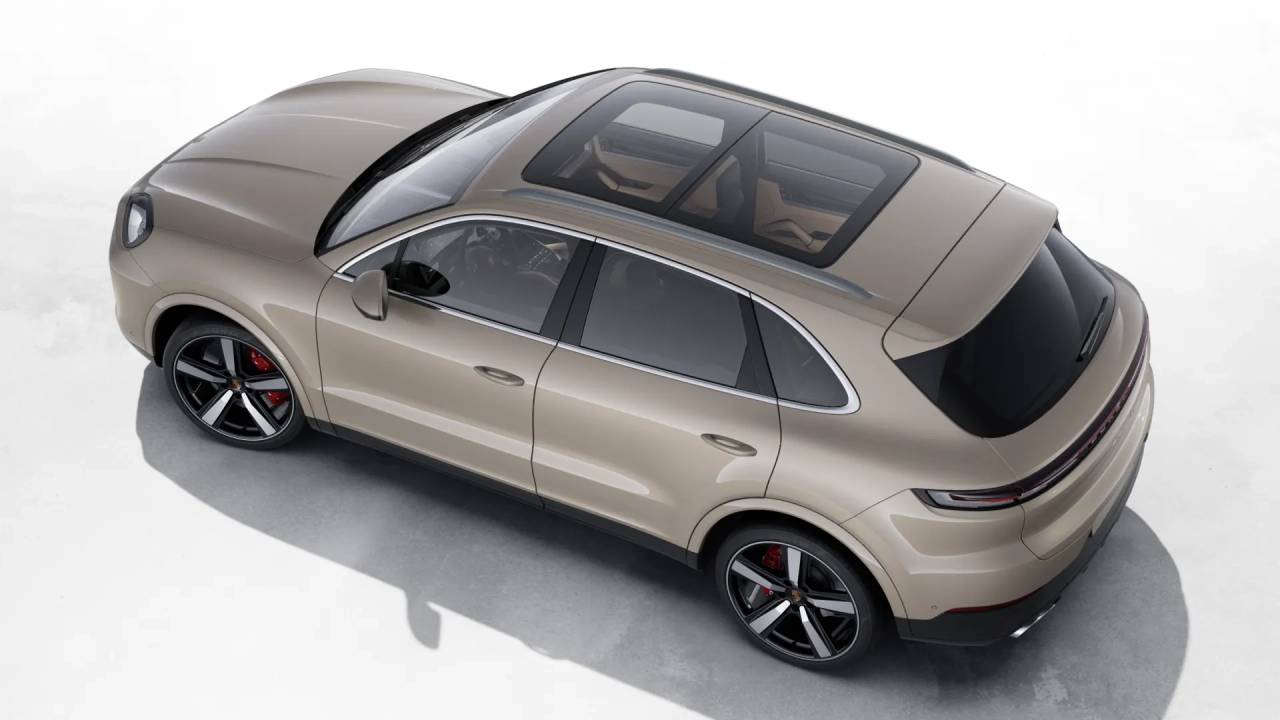 2026 Porsche Cayenne S photo 4