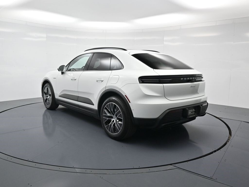 2025 Porsche Macan Electric photo 3