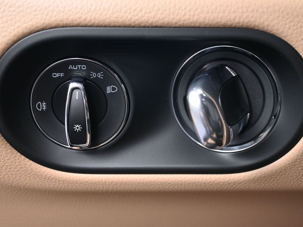 2026 Porsche Macan Base - Photo 24