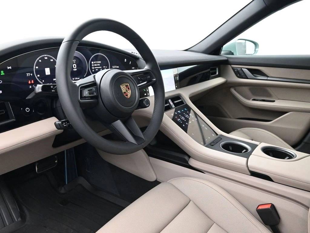 2025 Porsche Taycan 4 photo 4