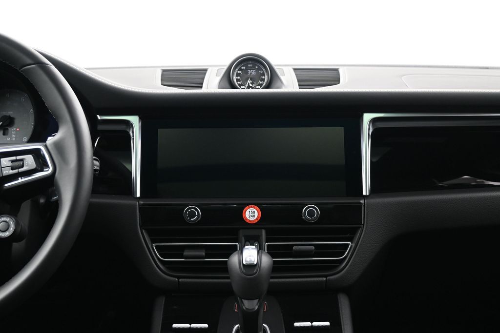 2026 Porsche Macan S - Photo 11