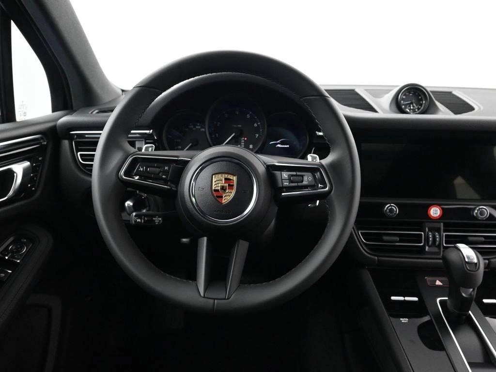 2025 Porsche Macan Base - Photo 13
