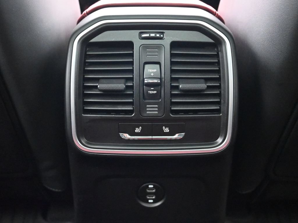 2026 Porsche Macan Base - Photo 8