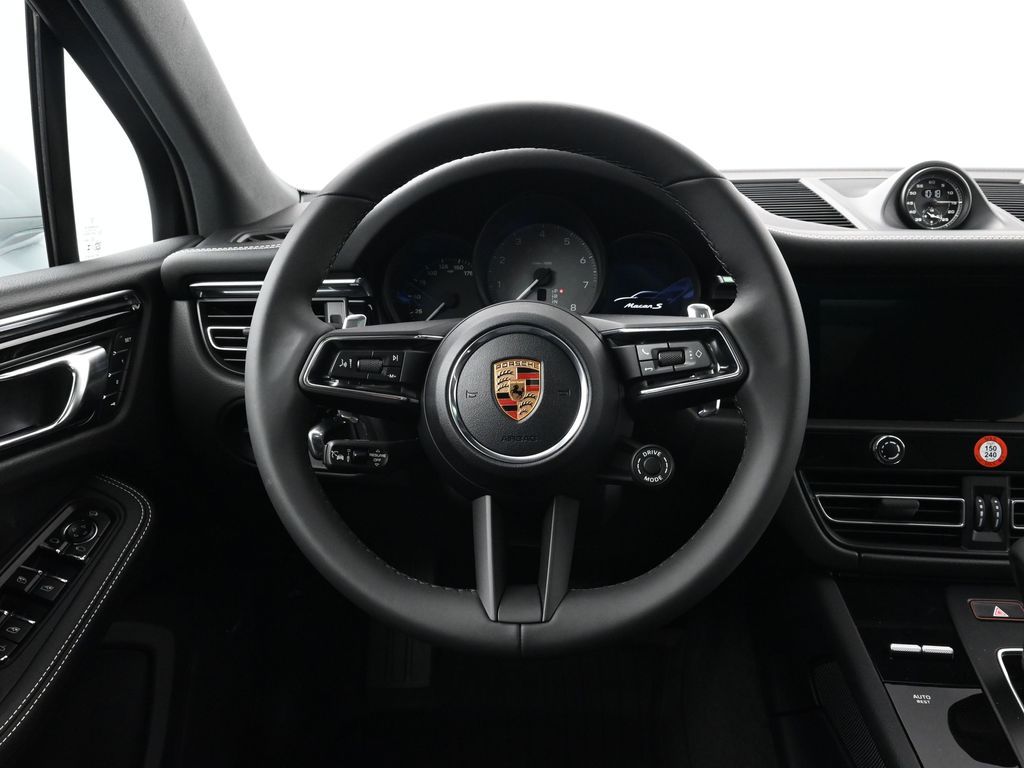 2026 Porsche Macan S - Photo 13