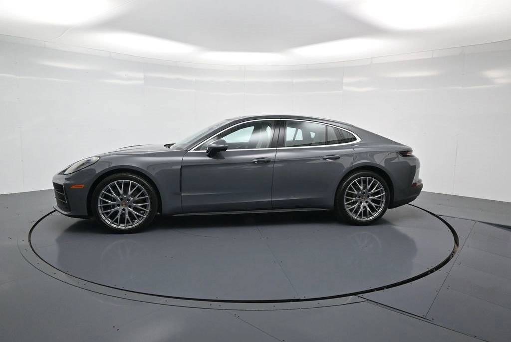 2025 Porsche Panamera 4 photo 2