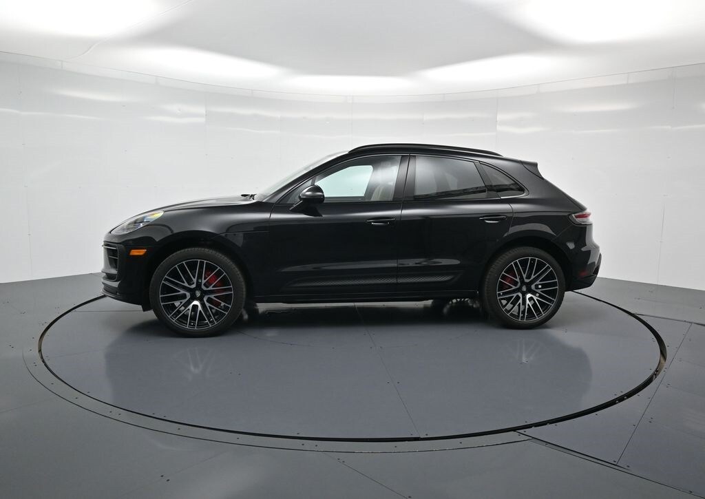 2025 Porsche Macan S photo 2