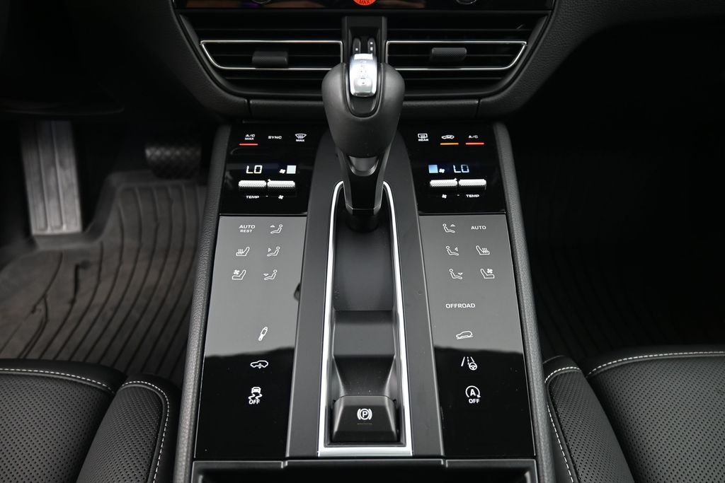 2026 Porsche Macan S - Photo 18