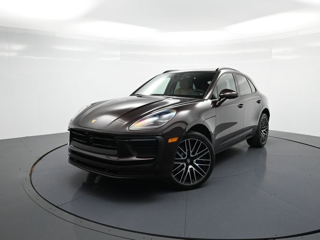 2025 Porsche Macan's photo