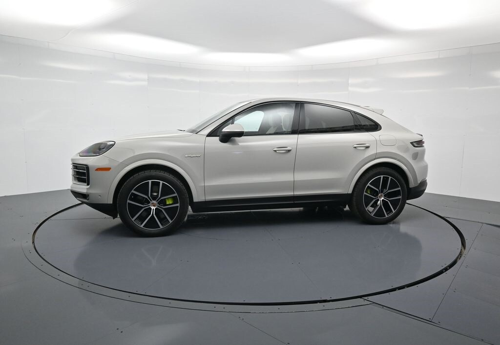 2025 Porsche Cayenne E-Hybrid Coupe photo 2