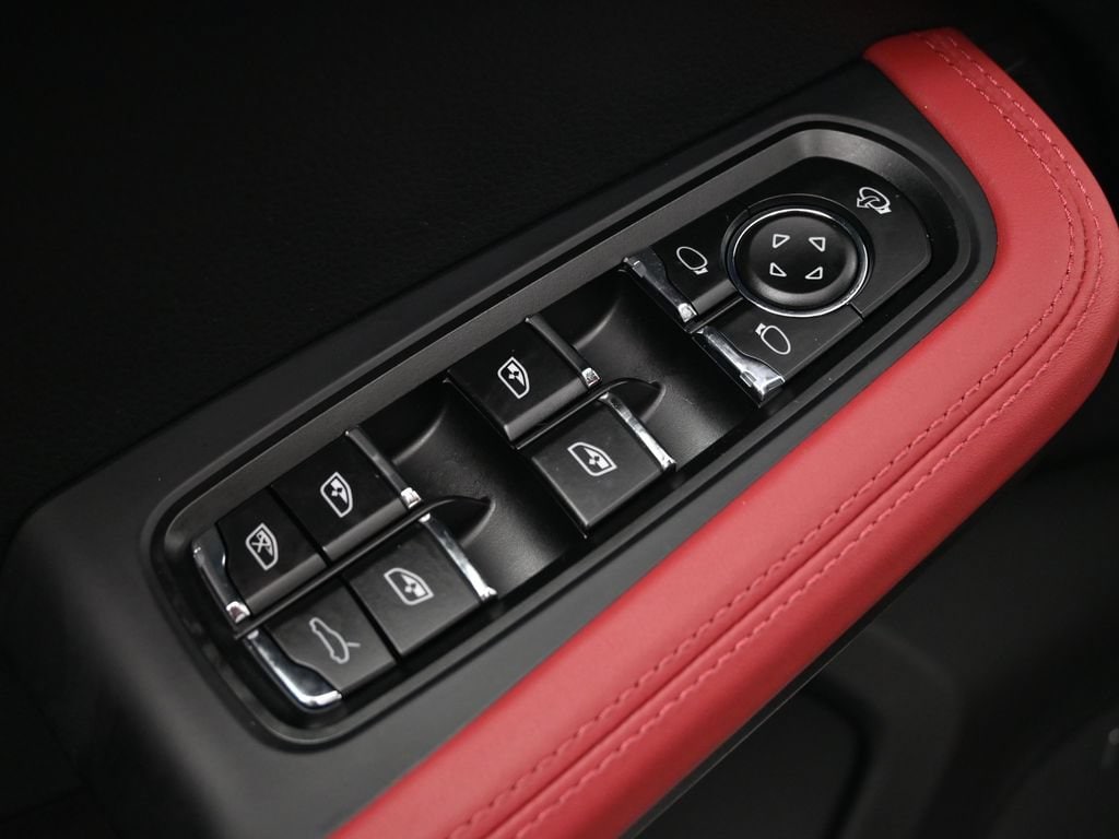 2026 Porsche Macan Base - Photo 19