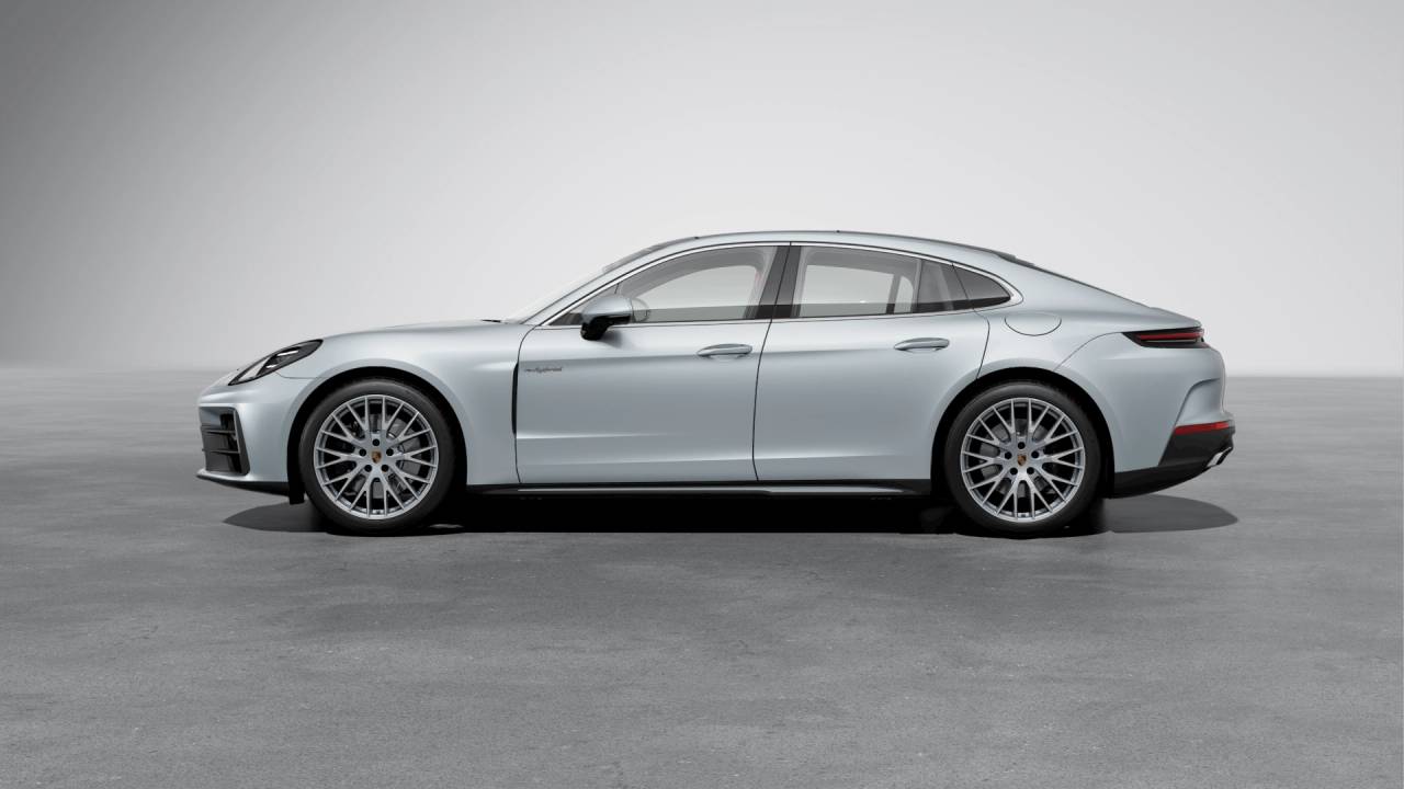 2026 Porsche Panamera 4 E-Hybrid photo 2
