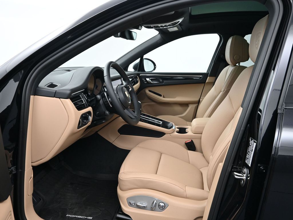 2026 Porsche Macan Base - Photo 4