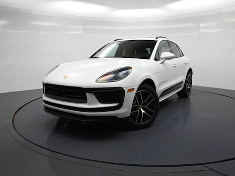 2025 Porsche Macan SUV