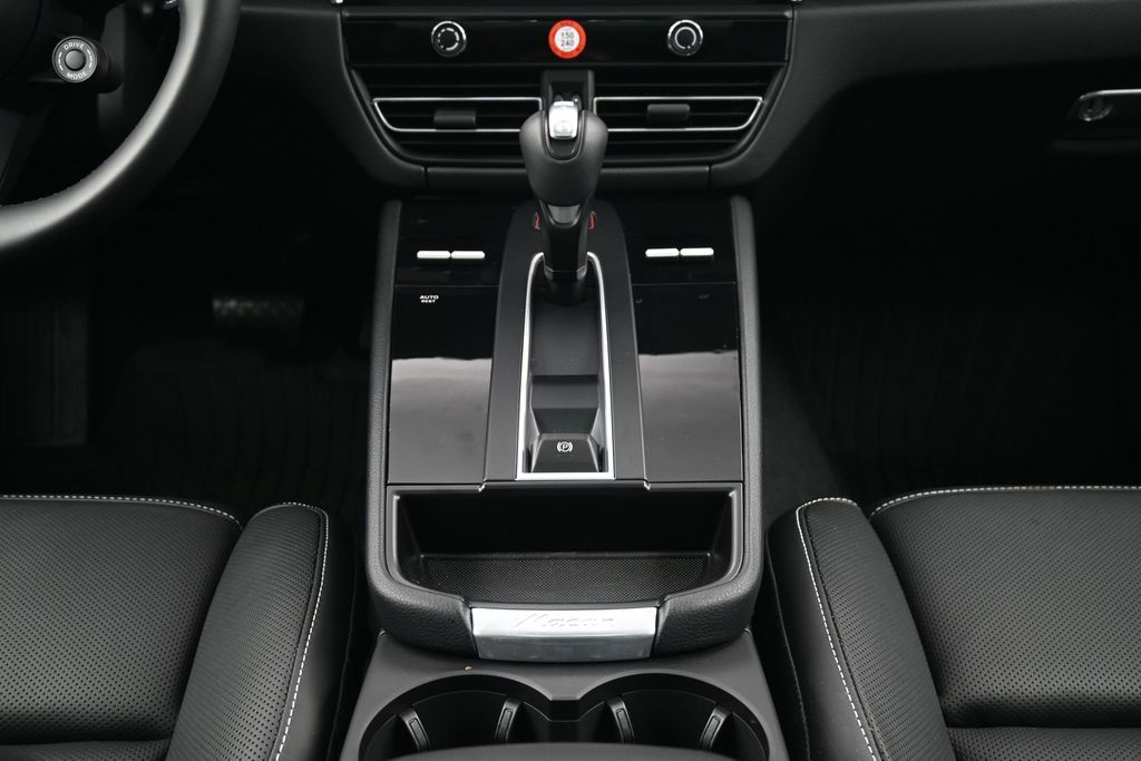 2026 Porsche Macan S - Photo 10