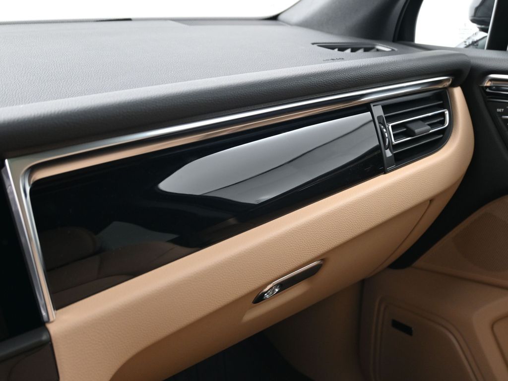 2026 Porsche Macan Base - Photo 23