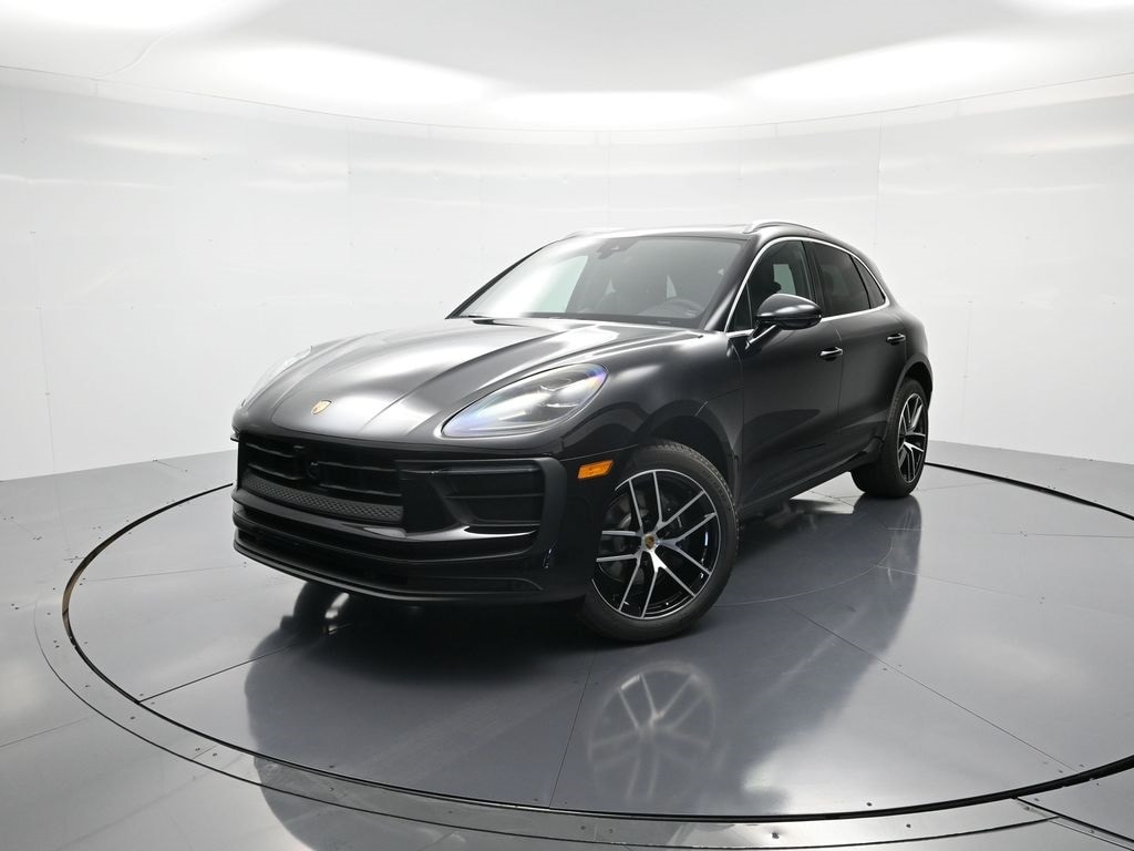 2025 Porsche Macan T's photo