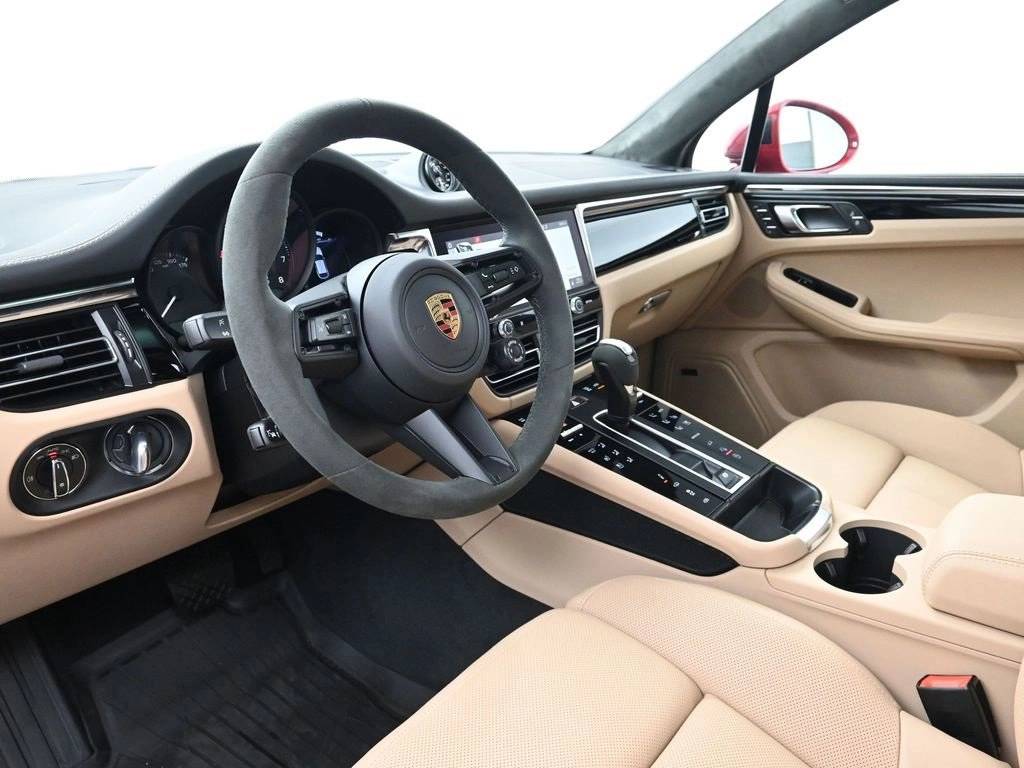 2026 Porsche Macan GTS photo 4