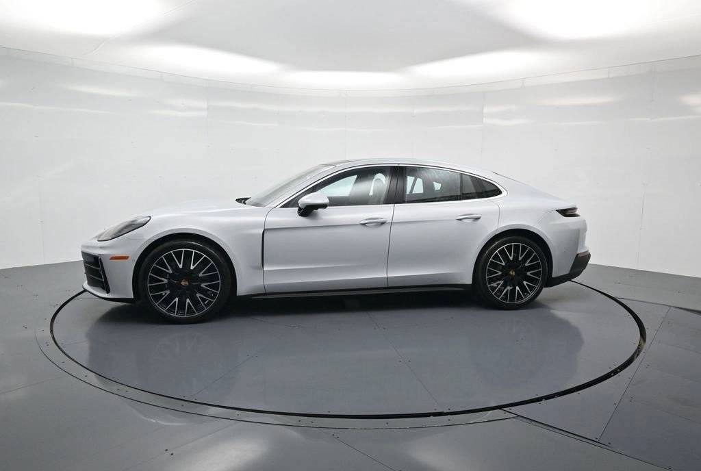 2026 Porsche Panamera 4 photo 2
