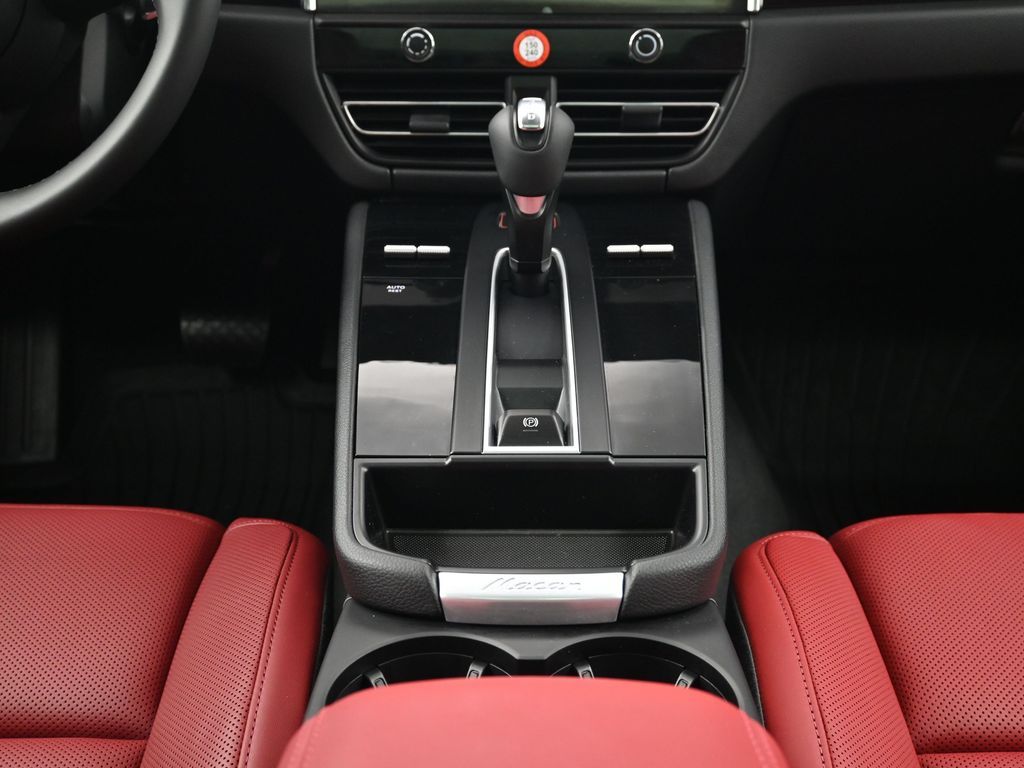 2026 Porsche Macan Base - Photo 10