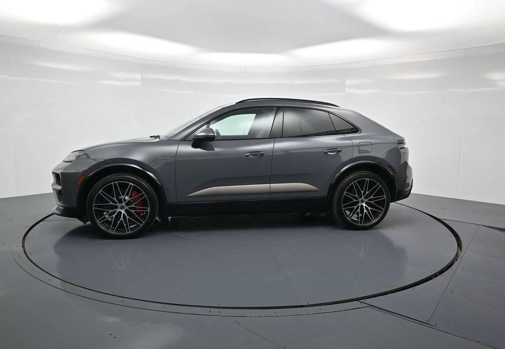 2025 Porsche Macan Electric Turbo photo 2