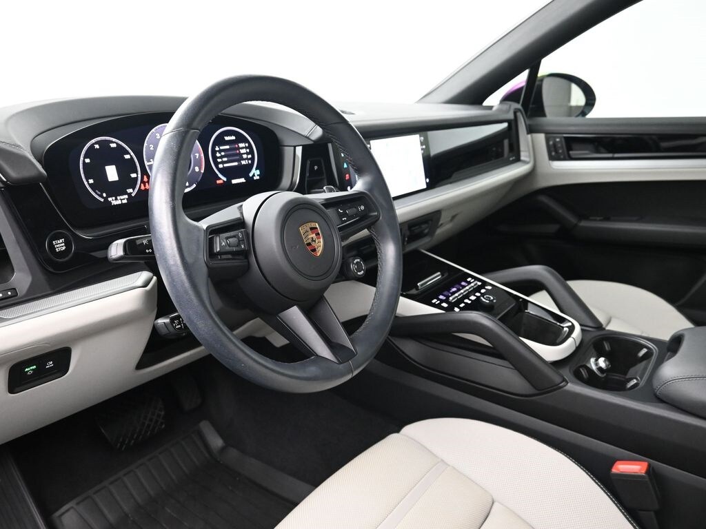 2024 Porsche Cayenne Coupe photo 4