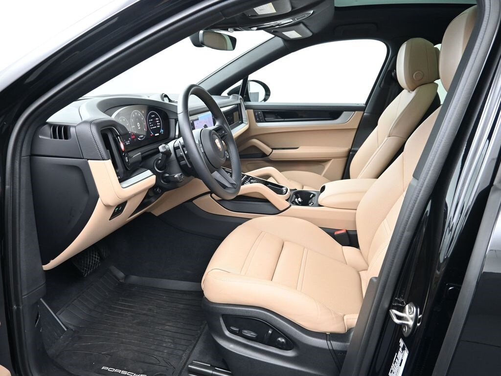 2025 Porsche Cayenne Coupe photo 4