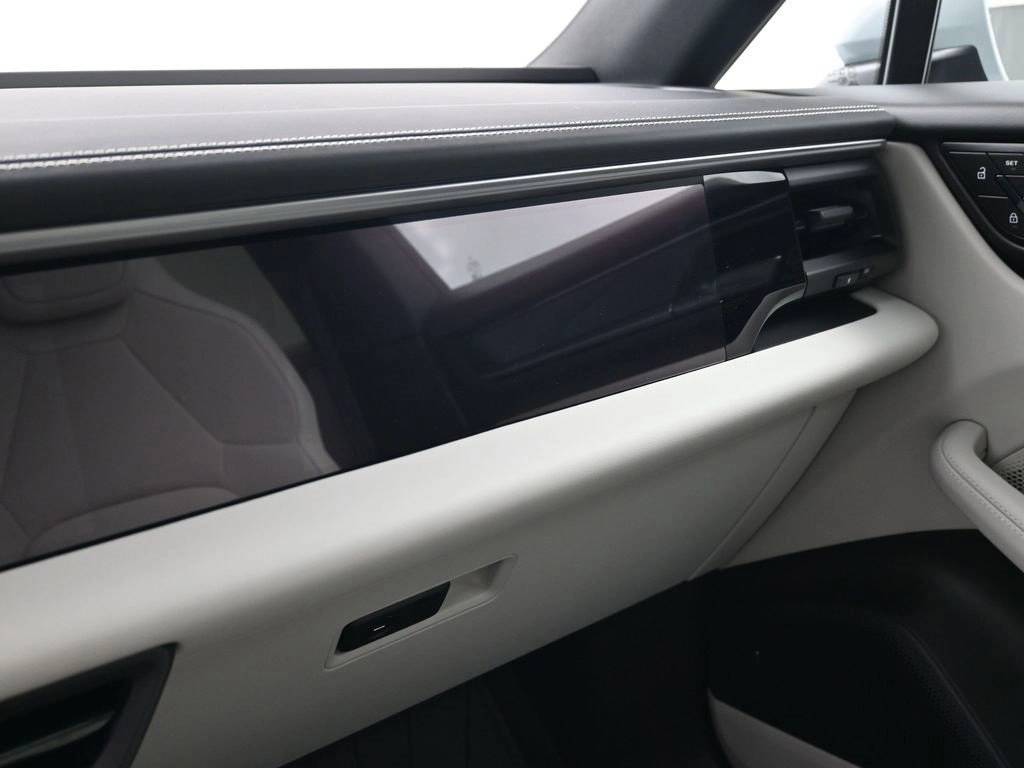 2026 Porsche Macan Base - Photo 31